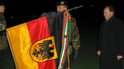 NRW-Fahnenband an Panzerbataillon 203 in Hemer verliehen