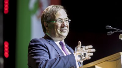 Im Beisein des Ministerpräsidenten: 2.300 neue Polizeibeamte vereidigt