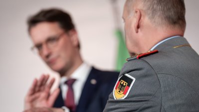 Ministerpräsident Wüst ehrt Soldatinnen und Soldaten der Bundeswehr und Repräsentanten der befreundeten Streitkräfte