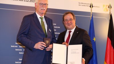 Ministerpräsident Laschet verleiht den Verdienstorden des Landes Nordrhein-Westfalen