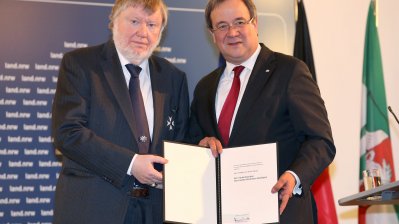 Ministerpräsident Laschet verleiht den Verdienstorden des Landes Nordrhein-Westfalen