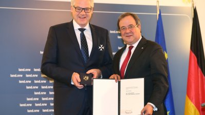 Ministerpräsident Laschet verleiht den Verdienstorden des Landes Nordrhein-Westfalen