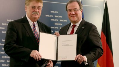 Ministerpräsident Laschet verleiht den Verdienstorden des Landes Nordrhein-Westfalen
