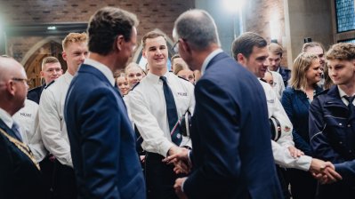 Zusammentreffen mit Polizistinnen und Polizisten mit Bundeskanzler Merz