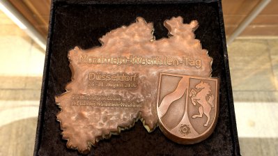 Die NRW-Tag-Plakette