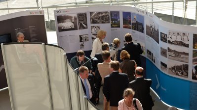 Eröffnung der Wanderausstellung „schwarz-weiß wird bunt - 70 Jahre NRW"