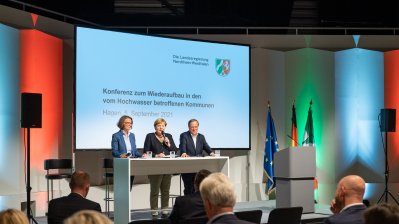 Bundeskanzlerin Angela Merkel und Ministerpräsident Armin Laschet im Märkischen Kreis und in Hagen