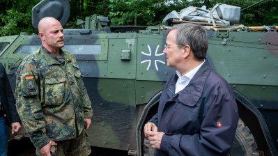Bundesinnenminister Horst Seehofer und Ministerpräsident Armin Laschet besuchen die Steinbachtalsperre im Kreis Euskirchen