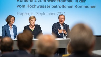 Bundeskanzlerin Angela Merkel und Ministerpräsident Armin Laschet im Märkischen Kreis und in Hagen