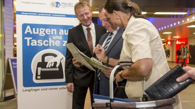 NRW-Kampagne gegen Taschendiebe: Augen auf und Tasche zu!, 29.09.2014