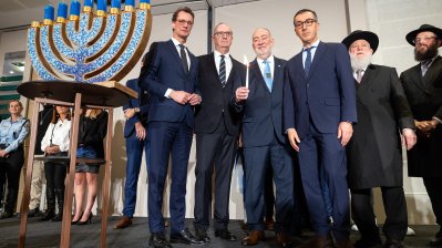 Ministerpräsident Hendrik Wüst spricht bei Chanukka-Empfang des Botschafters Ron Prosor in Berlin