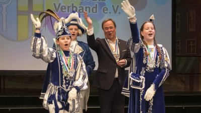 Ministerpräsident Armin Laschet empfängt die Kinderprinzenpaare und Kinderdreigestirne aus Nordrhein-Westfalen