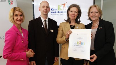 Kick-off-Veranstaltung "Kein Kind zurücklassen" am 26.03.2012 in Düsseldorf