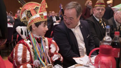 Ministerpräsident Armin Laschet empfängt die Kinderprinzenpaare und Kinderdreigestirne aus Nordrhein-Westfalen