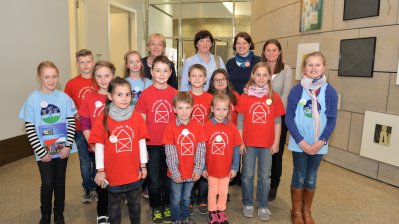 Ministerpräsidentin Hannelore Kraft empfängt das Kinderparlament der Grundschule Arnsberg-Moosfelde, 08.05.2014