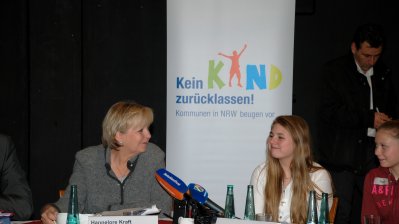 Ministerpräsidentin informiert sich in Dortmund über Fortschritt vorbeugender Politik, 10.10.2013