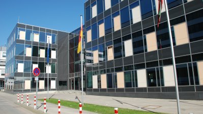 Vorderseite des Gebäudes des Ministerium für Schule und Weiterbildung