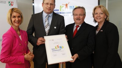 Kick-off-Veranstaltung "Kein Kind zurücklassen" am 26.03.2012 in Düsseldorf