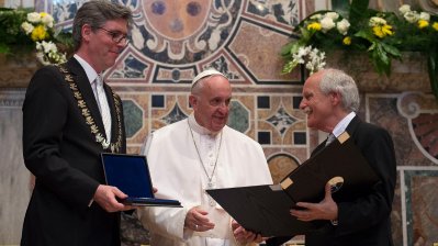 Verleihung des Karlspreises an S.H. Papst Franziskus