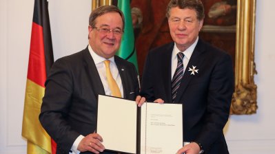 Verdienstorden des Landes Nordrhein-Westfalen an Otto Rehagel