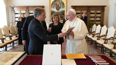 Würdigung der Verdienste Papst Johannes Paul II. zur Deutschen Einheit und Gespräch zu jüdischem Leben in Deutschland