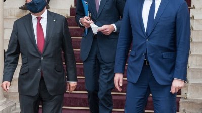 Armin Laschet reist zu Beginn der deutschen EU-Ratspräsidentschaft nach Paris