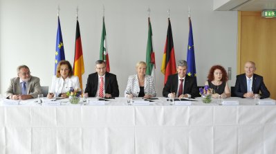 Landesregierung und jüdische Gemeinden setzen bewährte Partnerschaft fort, 17.07.2013