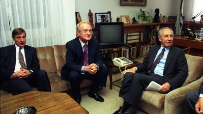 Ministerpräsident Johannes Rau trifft Schimon Peres