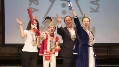 Ministerpräsident Armin Laschet empfängt die Kinderprinzenpaare und Kinderdreigestirne aus Nordrhein-Westfalen