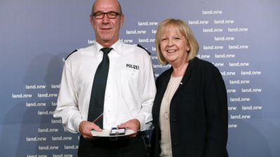 Ministerpräsidentin Kraft verleiht die Rettungsmedaille an 30 Bürgerinnen und Bürger