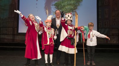 Ministerpräsident Armin Laschet empfängt die Kinderprinzenpaare und Kinderdreigestirne aus Nordrhein-Westfalen