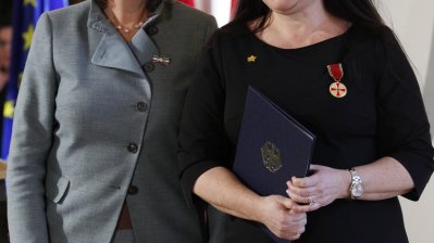 Ministerpräsidentin überreicht Bundesverdienstorden an 14 Bürgerinnen und Bürger aus Nordrhein-Westfalen, 01.02.2012