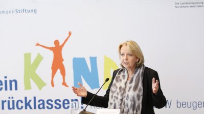 Kick-off-Veranstaltung "Kein Kind zurücklassen" am 26.03.2012 in Düsseldorf