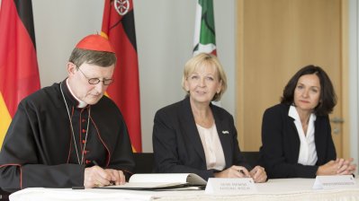 Kardinal Woelki leistet Treueeid auf die freiheitlich-demokratische Grundordnung, 18.09.2014