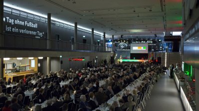 Ministerin Kampmann überreicht die Sportplakette des Landes Nordrhein-Westfalen für herausragendes Engagement