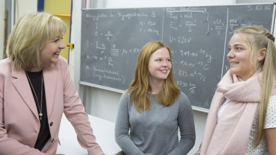 Ministerpräsidentin Hannelore Kraft besucht Schulzentrum Gerthe in Bochum 