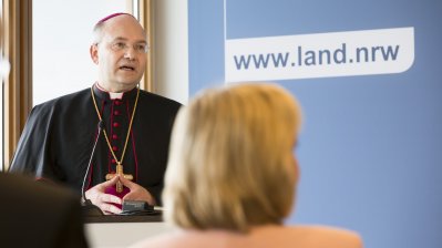 Künftiger Bischof von Aachen leistet Treueeid gegenüber dem Staat