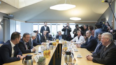 Ministerpräsident Laschet und Minister Dr. Holthoff-Pförtner reisen nach Belgien 