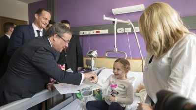 Ministerpräsident Laschet und Minister Dr. Holthoff-Pförtner reisen nach Belgien 