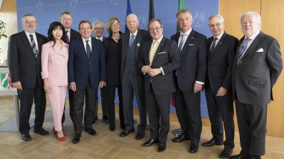 Ministerpräsident Laschet verleiht den Verdienstorden des Landes Nordrhein-Westfalen