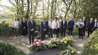 Landesregierungen von Nordrhein-Westfalen, Bremen und Niedersachsen gedenken der Opfer des Gladbecker Geiseldramas 