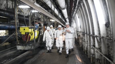 Ministerpräsident Armin Laschet unternimmt letzte Grubenfahrt mit Kumpeln in der Zeche Prosper-Haniel