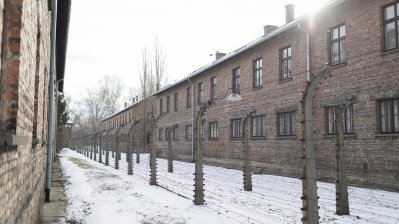 Ministerpräsident Armin Laschet gedenkt in Auschwitz den Opfern des Holocaust