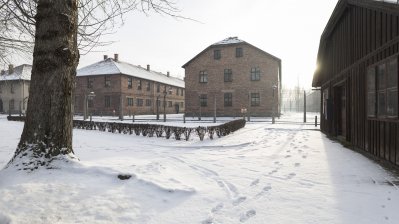 Ministerpräsident Armin Laschet gedenkt in Auschwitz den Opfern des Holocaust