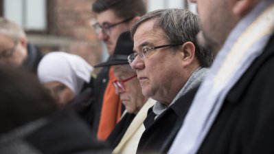 Ministerpräsident Armin Laschet gedenkt in Auschwitz den Opfern des Holocaust