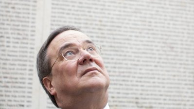 Ministerpräsident Laschet gedenkt der Opfer des Holocaust bei zentraler Feier in Paris