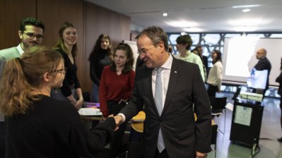 Ministerpräsident Laschet gedenkt der Opfer des Holocaust bei zentraler Feier in Paris