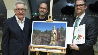 Sieger des Foto-Wettbewerbs zum Beneluxjahr ausgezeichnet: „Europa heute – Kinder statt Krieg“ gewinnt