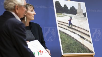 Sieger des Foto-Wettbewerbs zum Beneluxjahr ausgezeichnet: „Europa heute – Kinder statt Krieg“ gewinnt