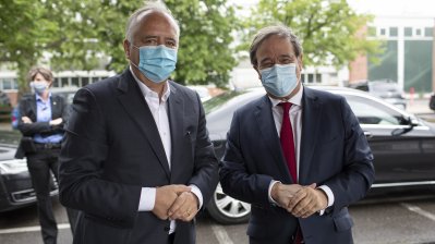Ministerpräsident Armin Laschet besucht Ford-Werk Köln